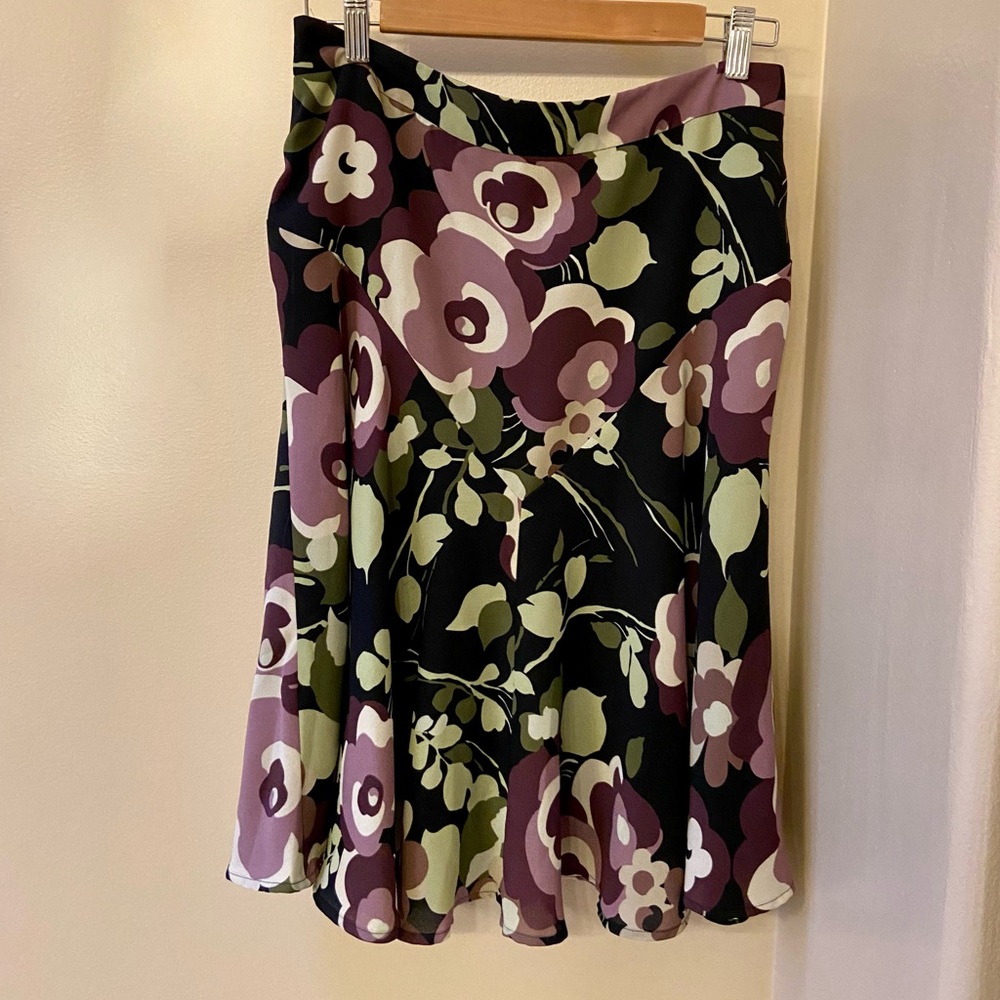 Ann Taylor Loft beautiful skirt size 6